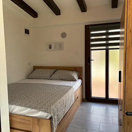 Central Apartment For Family Time Pula